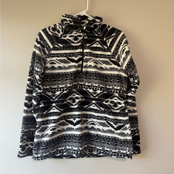Eddie Bauer Tops - Eddie Bauer Women's Black and White ultra soft Aztec Patterned 1/4 pullover